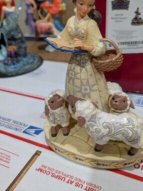 Disney Traditions "Bookish Beauty" Belle White Woodland figurine (Item #6002338)